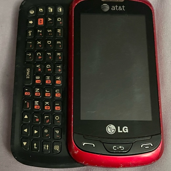 LG Red and Black Slide-Out Phone - Picture 1 of 9